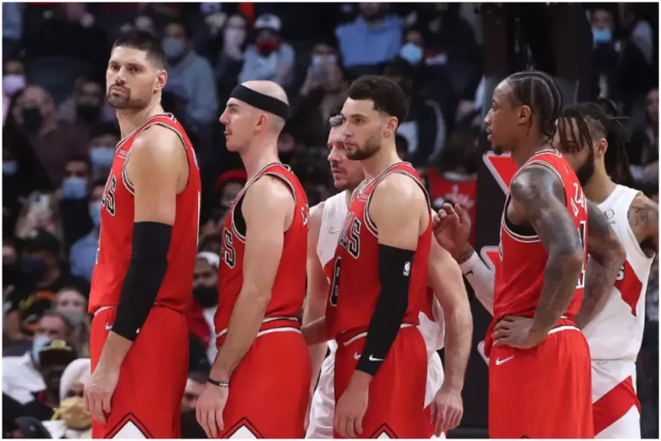 乐鱼入口 -包含这也行?集结日芝加哥公牛调整名单以备NBA总决赛转折点巴塞罗那官宣签约,波尔图内部沟通备战德国杯的词条