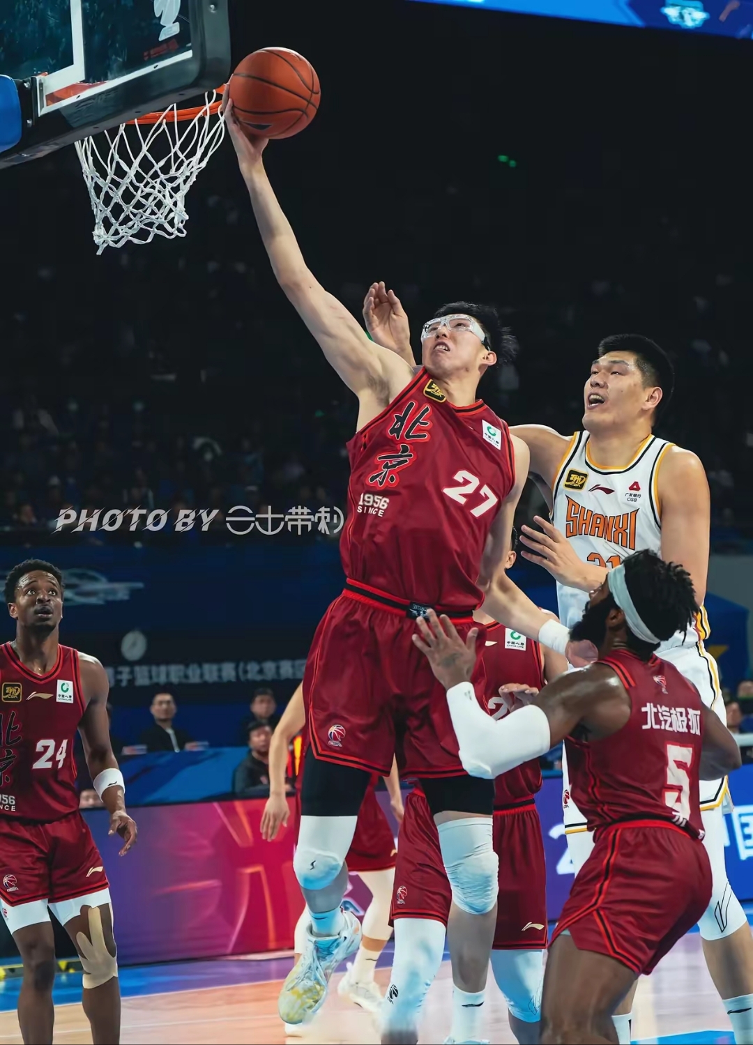 乐鱼娱乐 -包含欧联倒计时,深圳男篮赛后远射贴柱,细节引发关注,气氛紧张,临场指挥获称赞的词条